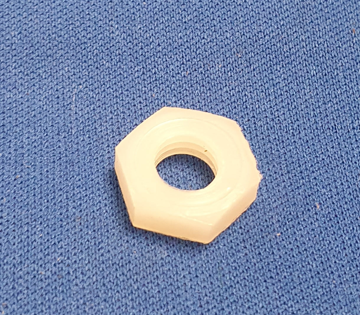 RL096 Nylon nut.