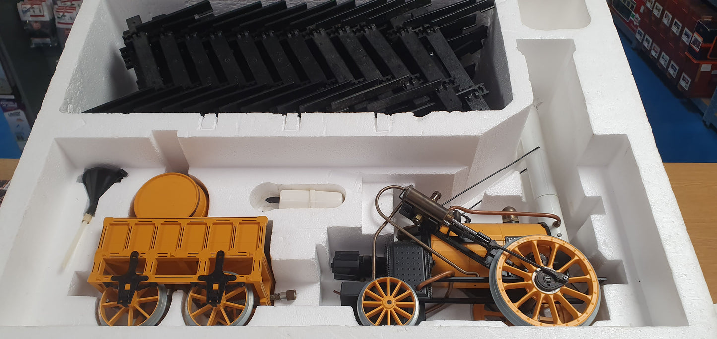 Hornby Stephenson's Rocket 31/2" Gauge Live Steam Train Set G100