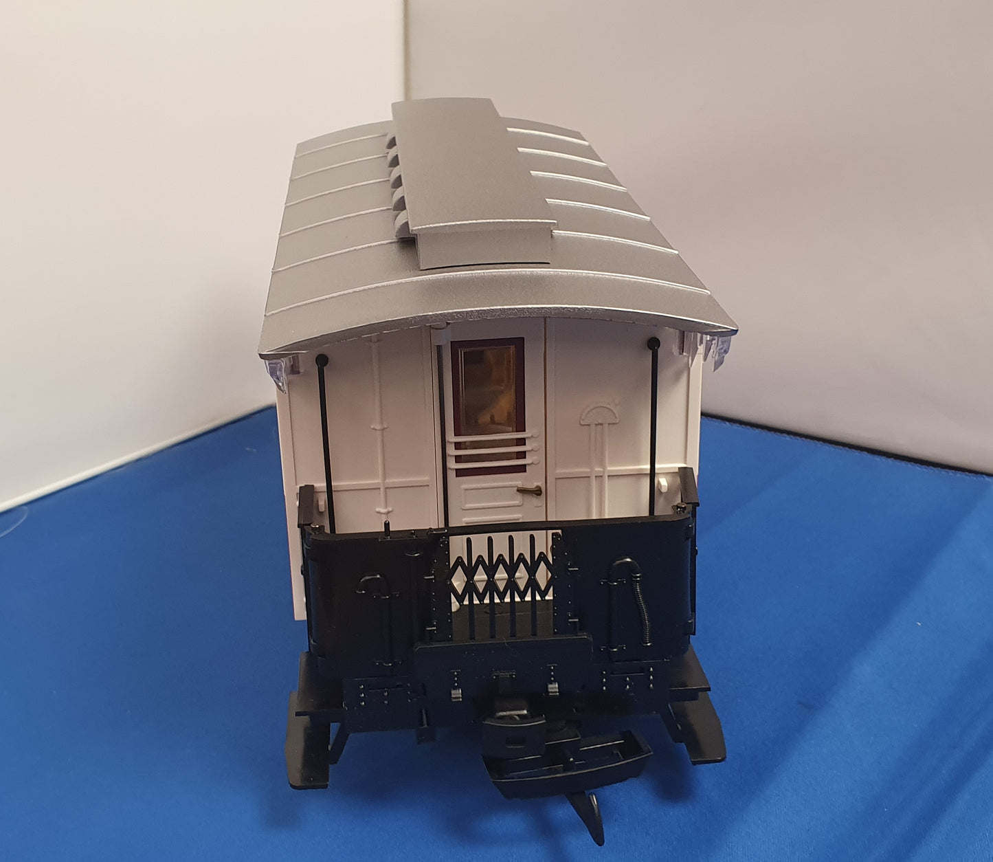 LGB G Scale- 2022 Christmas car 36022