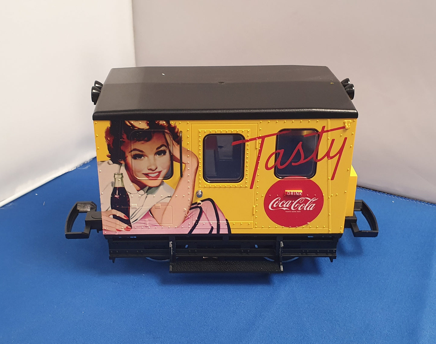LGB Coca-cola crew car. 20064