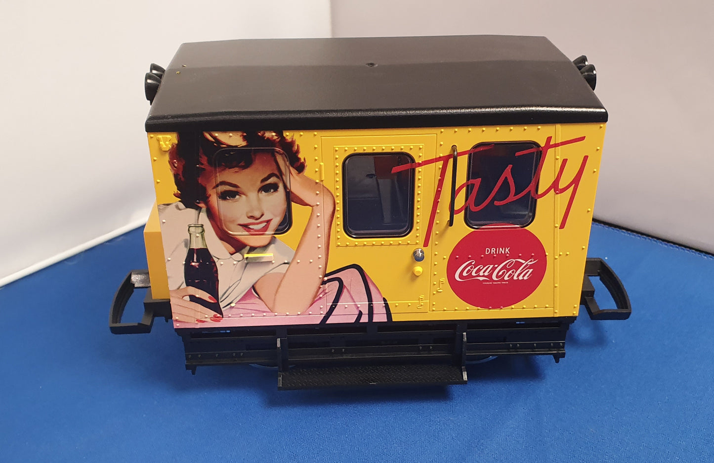 LGB Coca-cola crew car. 20064