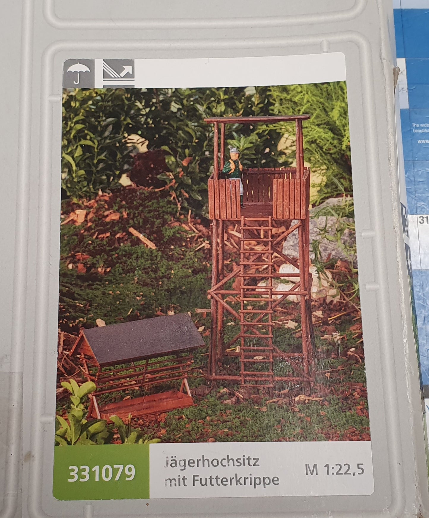 POLA Hunters raised hide with manger. 331079