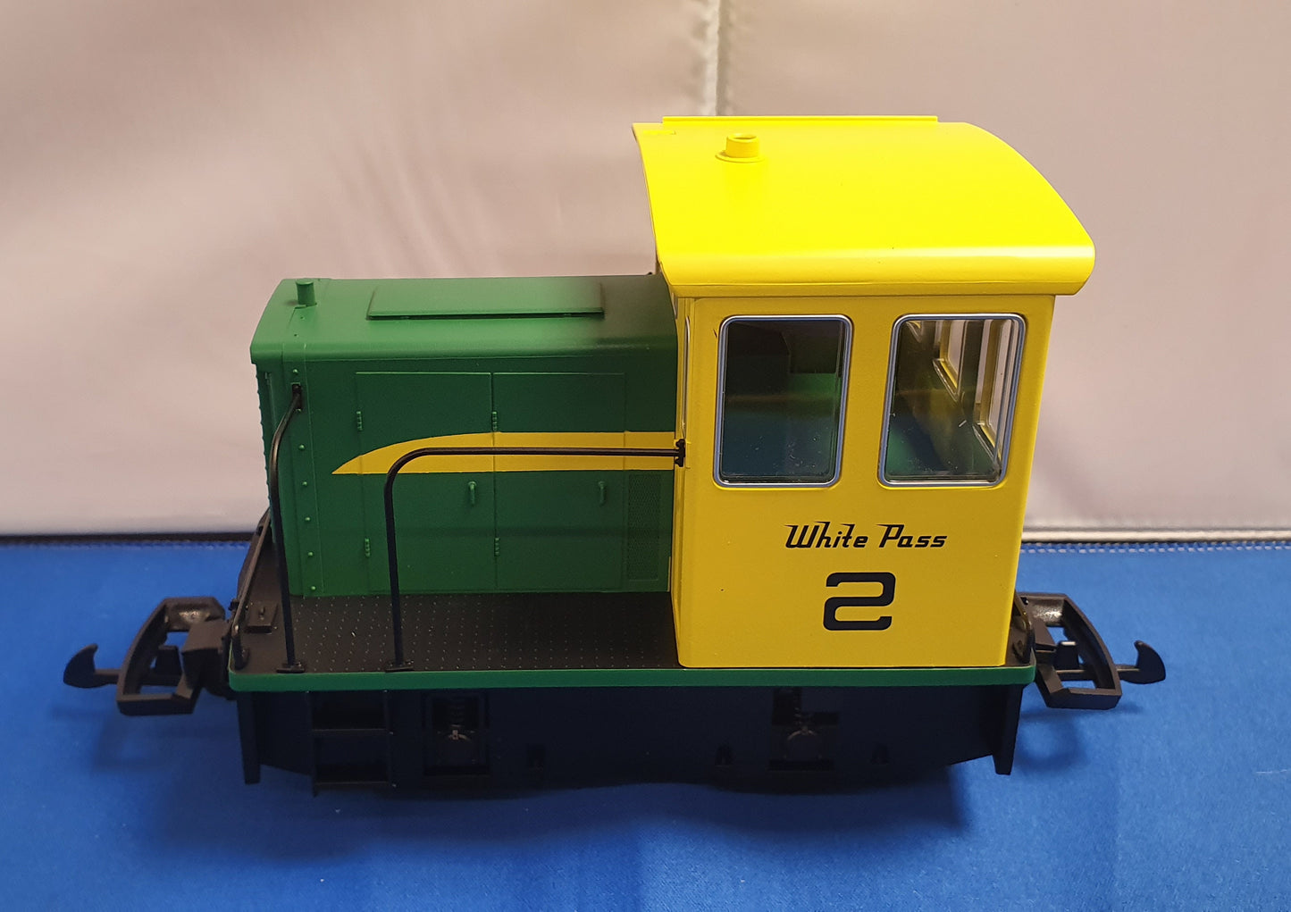 Piko WP & YR GE25 Ton Diesel LOCO. Battery powered. 38514