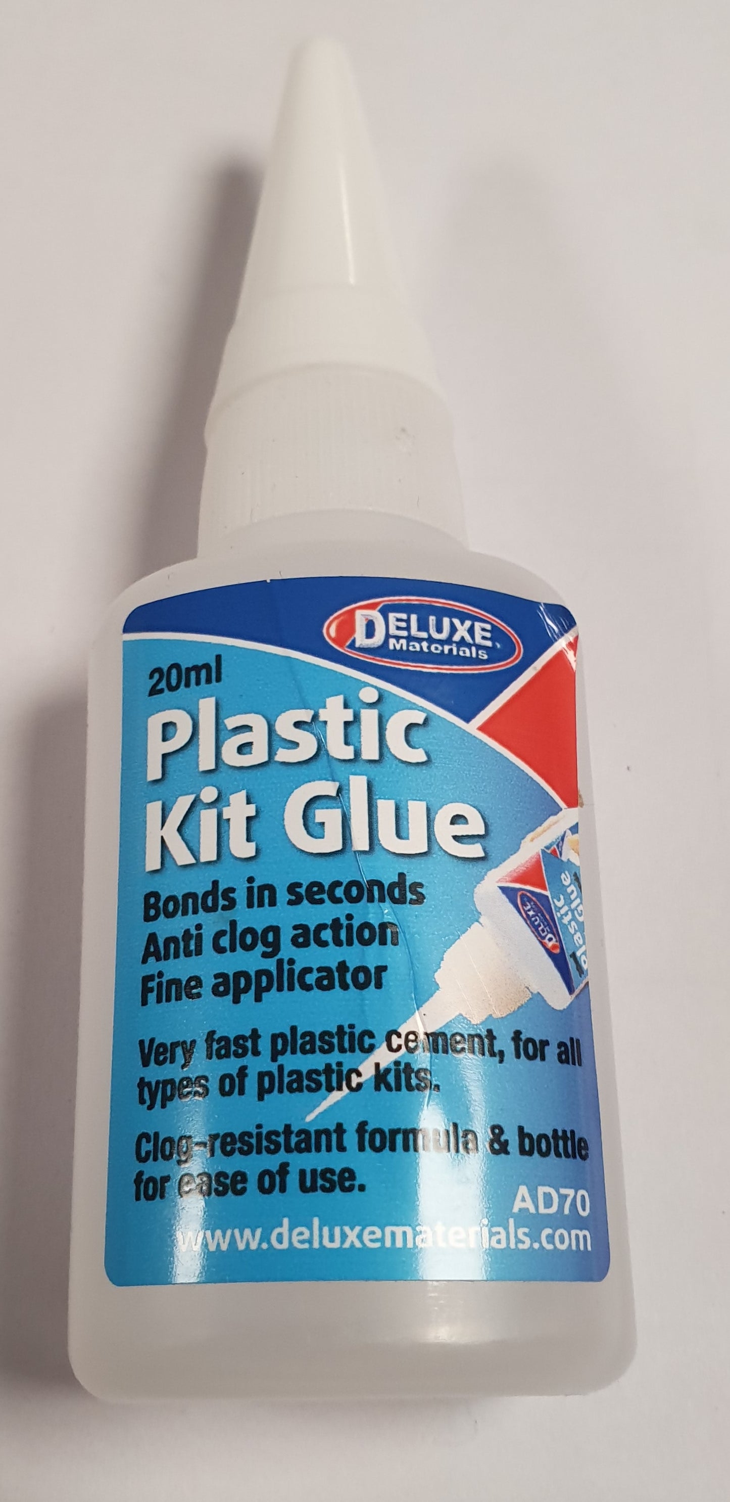 Deluxe Materials Plastic Kit Glue AD70