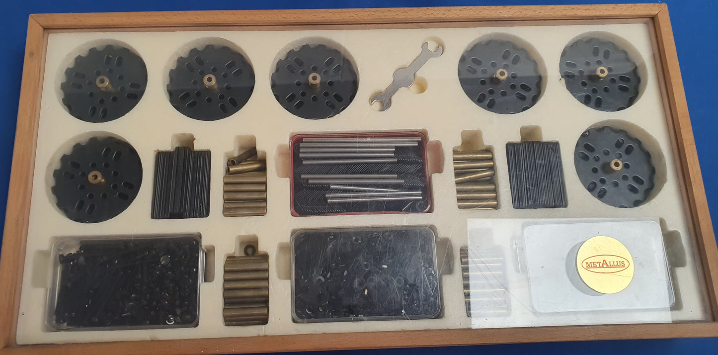 Metallus Caterpillar Track Kit. MCTK