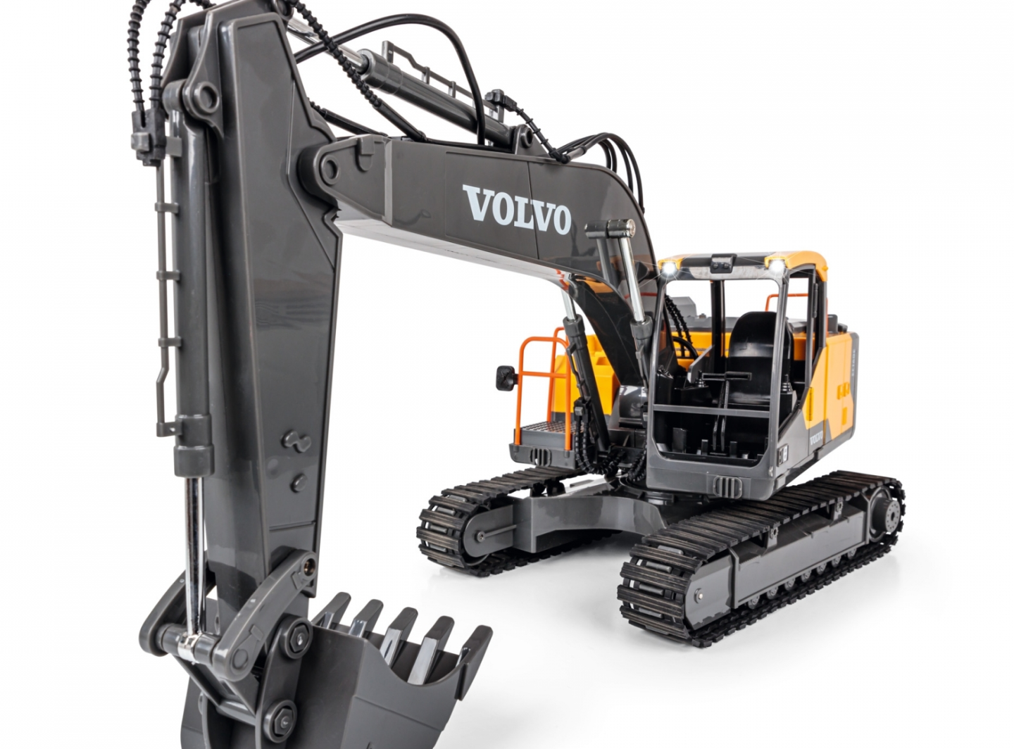 Carson 1/16th Scale RC Volvo Excavator