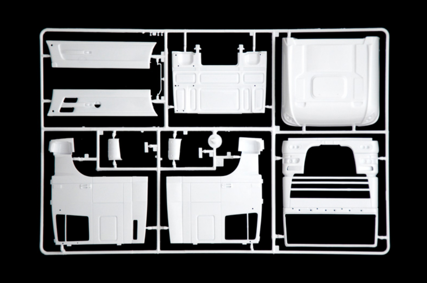 Italeri 1/24 DAF XF105 MARITIME Truck and Semi Trailer - 3920