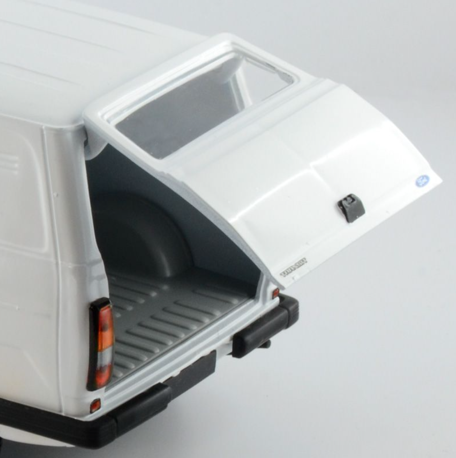 Italeri 1/24 Ford Transit Mk2 - 3687