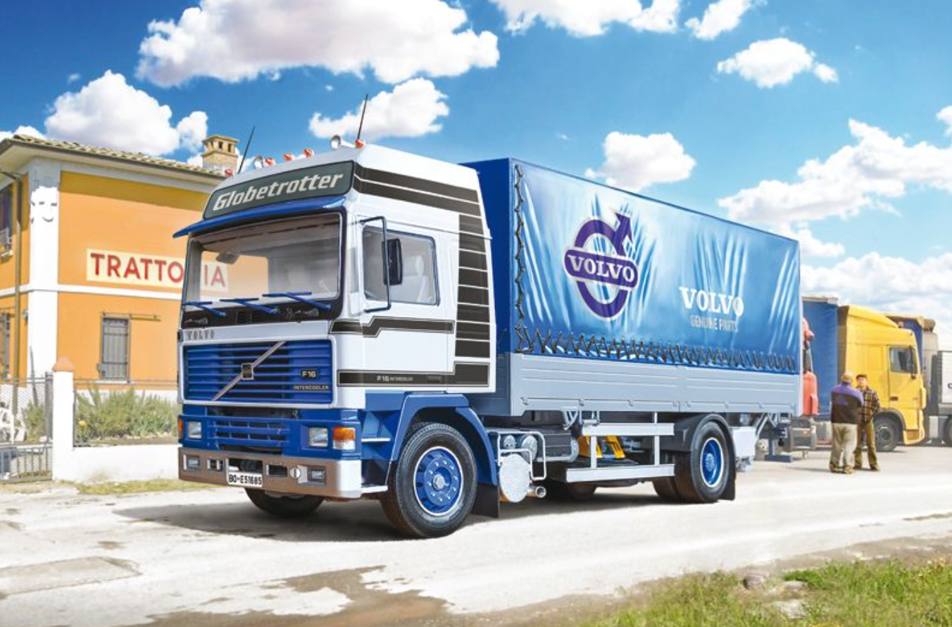 Italeri 1/24 VOLVO F16 Globetrotter Canvas Truck with Elevator - 3945
