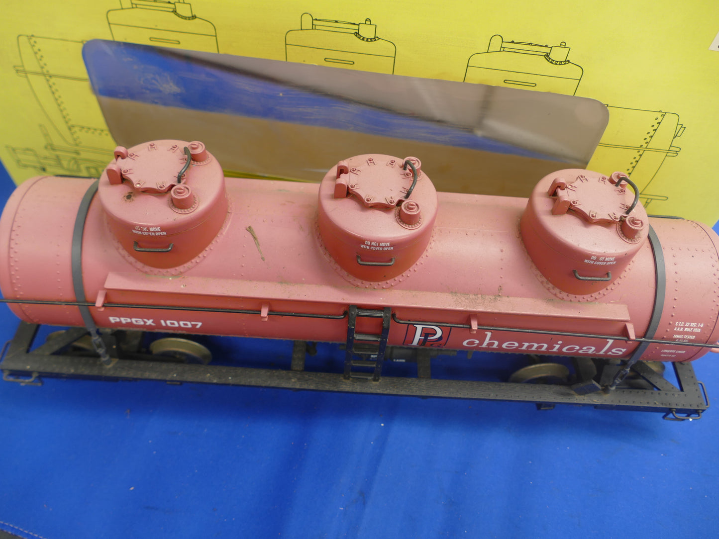 Aristocraft Tank Car 41617 (Used)