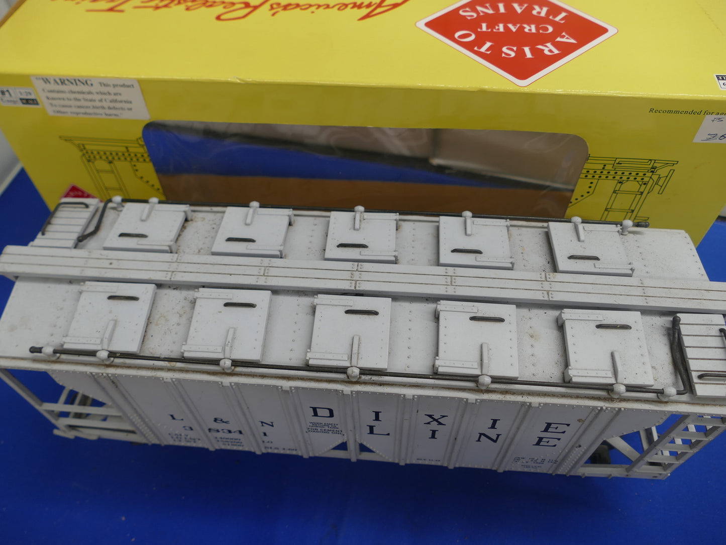 Aristocraft Covered Hopper Car 41233 (Used)