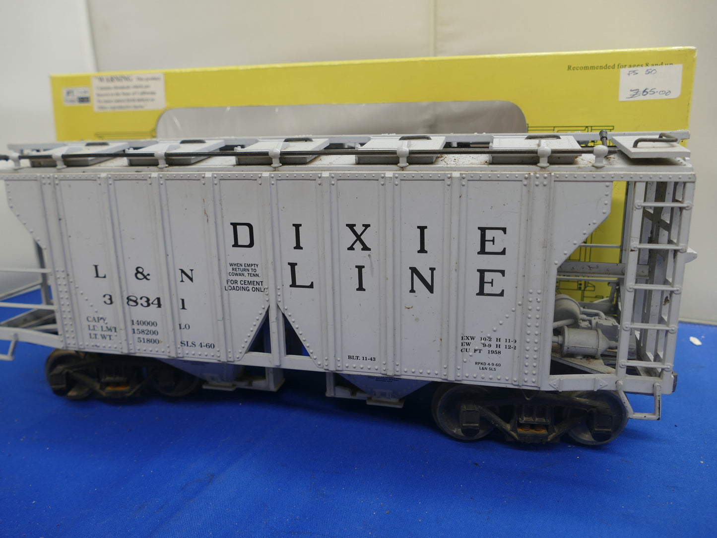 Aristocraft Covered Hopper Car 41233 (Used)