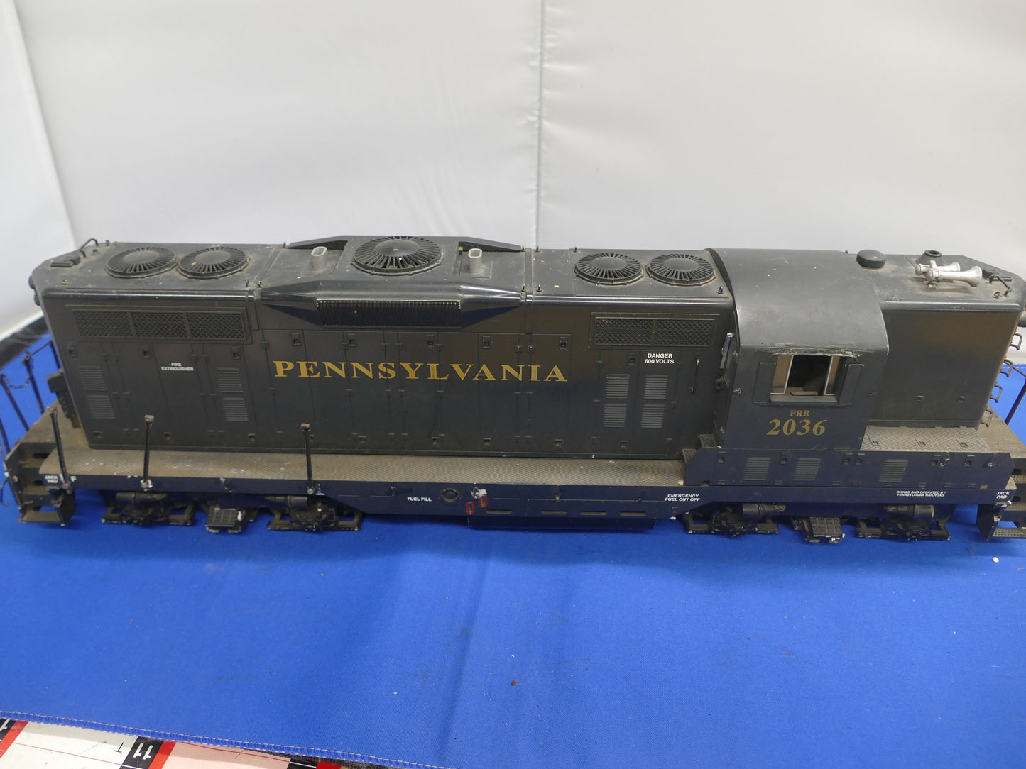 USA Trains GP9 Pennsylvania Radio Control (Used)