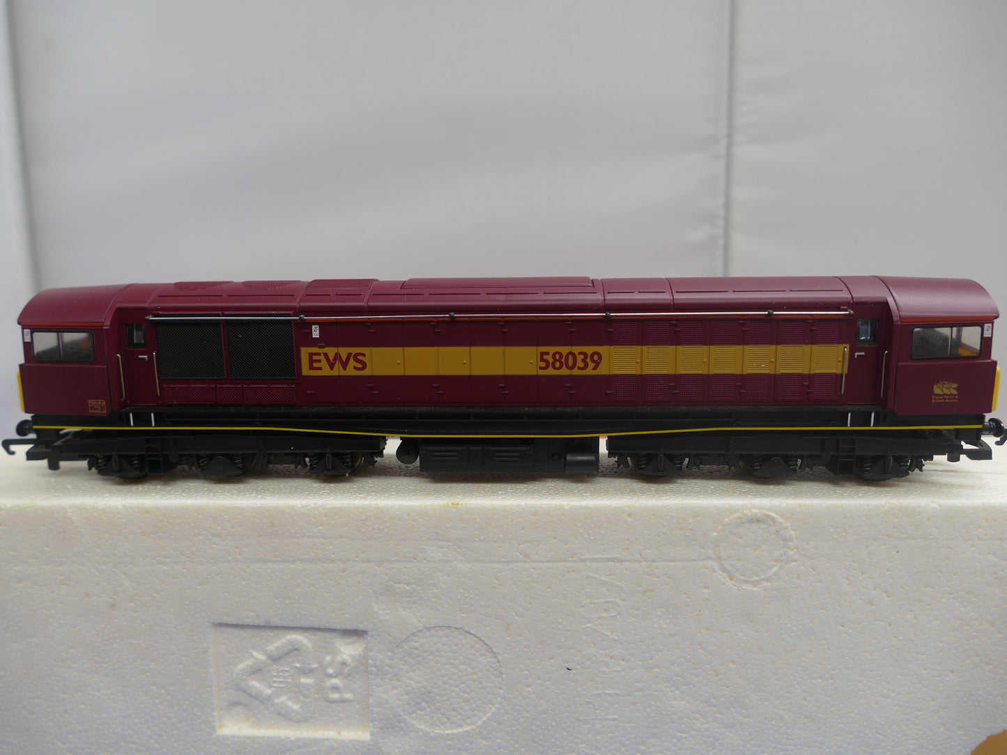 Hornby R2125B EWS Co-Co Diesel (Used)