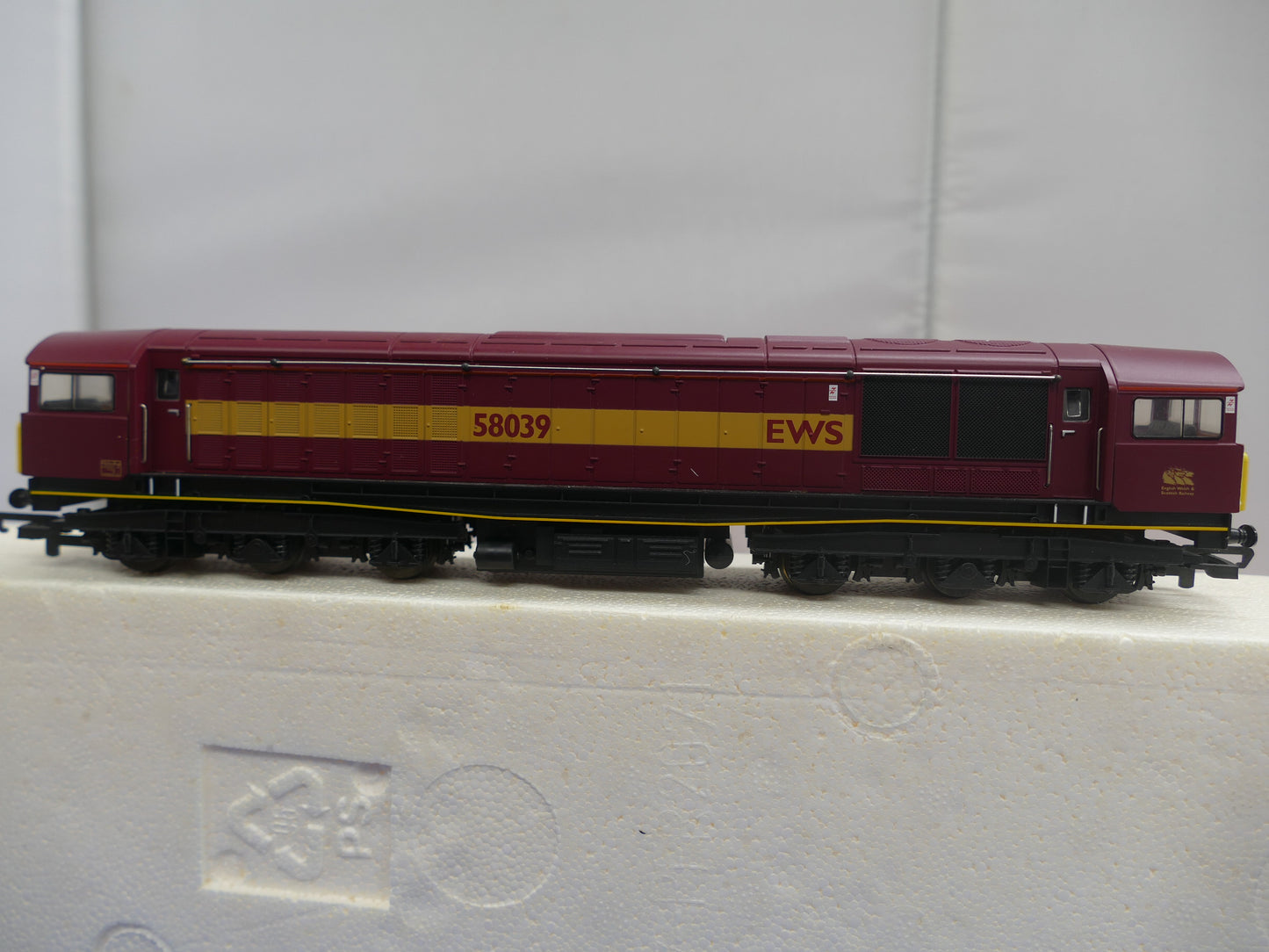 Hornby R2125B EWS Co-Co Diesel (Used)