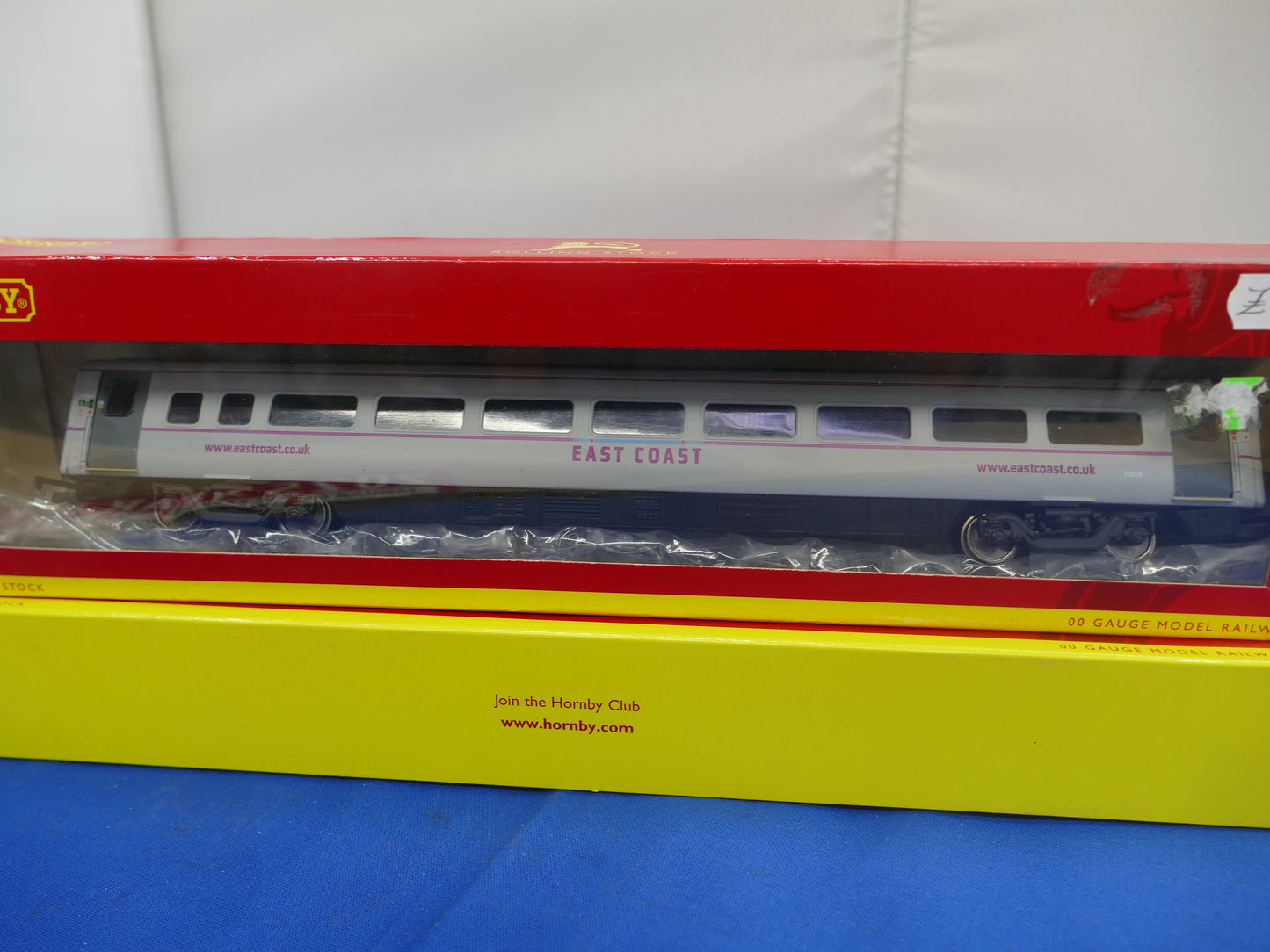 Hornby R4665A East Coast Coach (Used)
