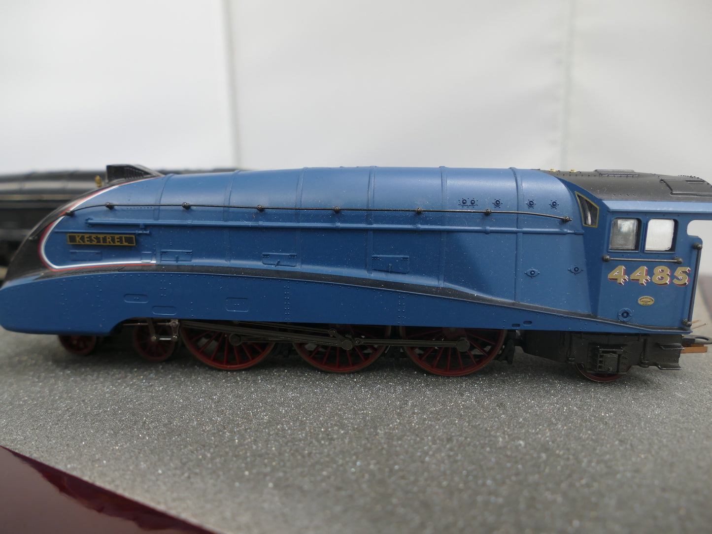 Hornby OO R2154 Loco Gift Set (Used)