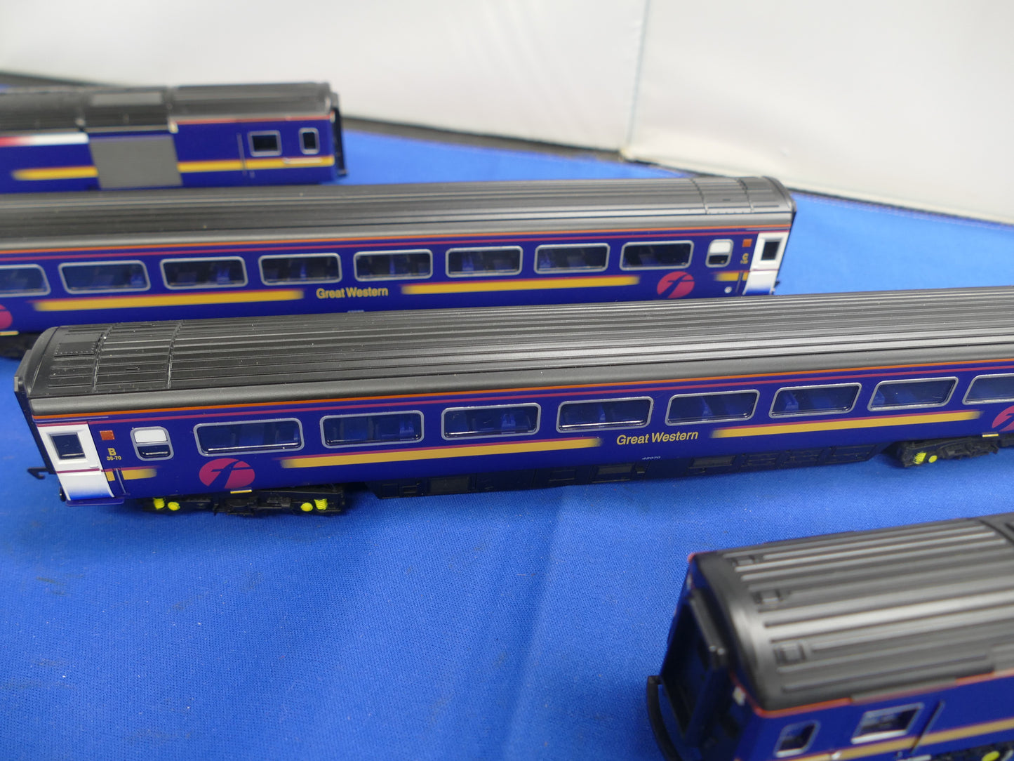 Hornby OO R2299 GWR High Speed Train Set (Used)