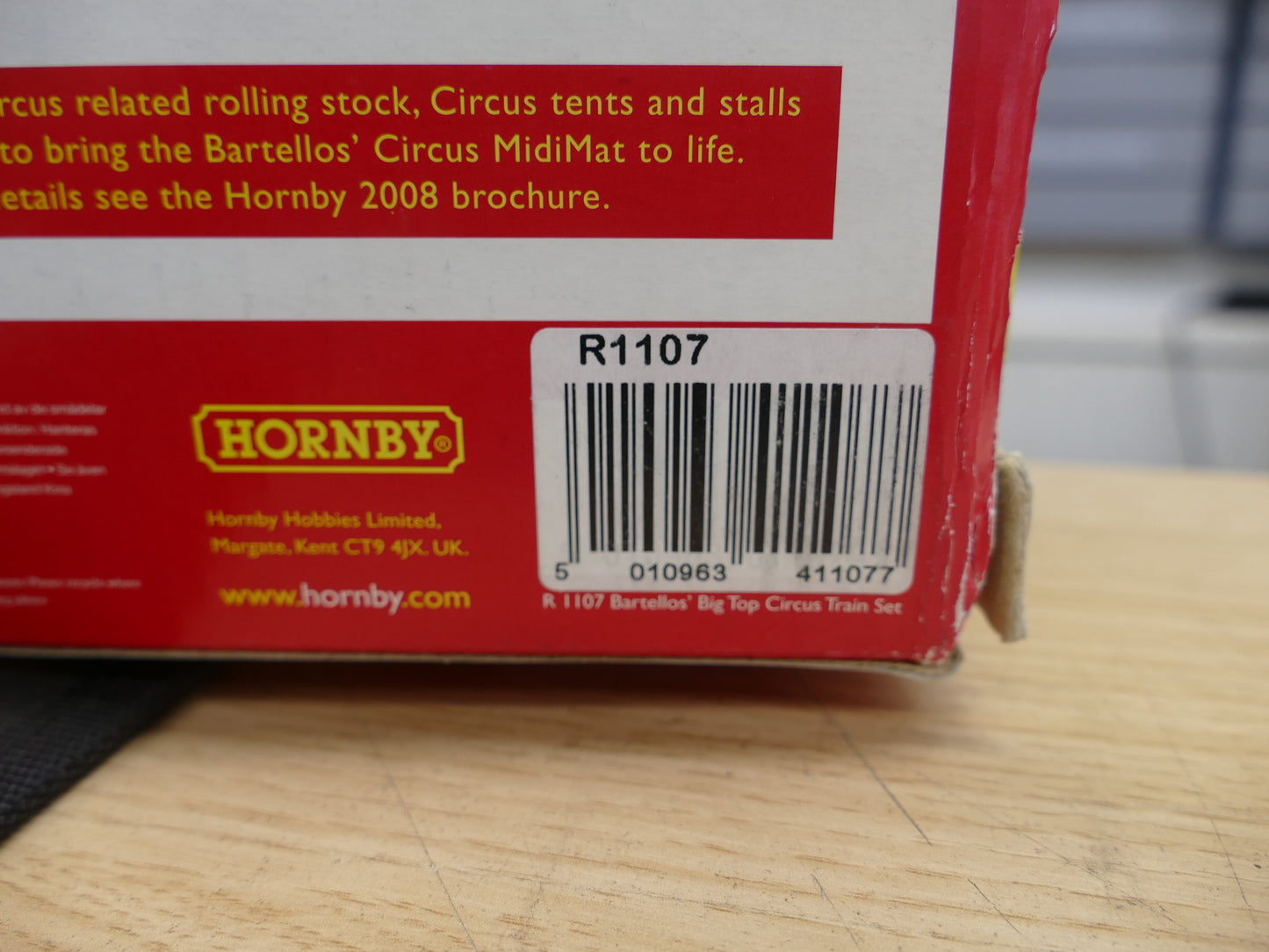 Hornby OO R1107 Bartellos' Big Top Circus Train Set (Used)
