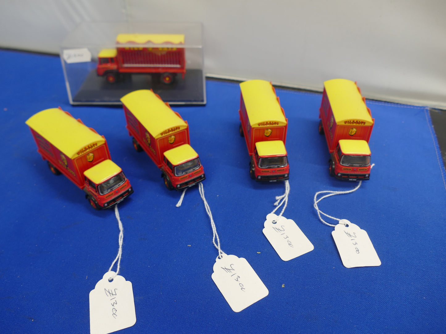 Hornby OO R7039 Bartellos Bedford LWB Rigid (Used)