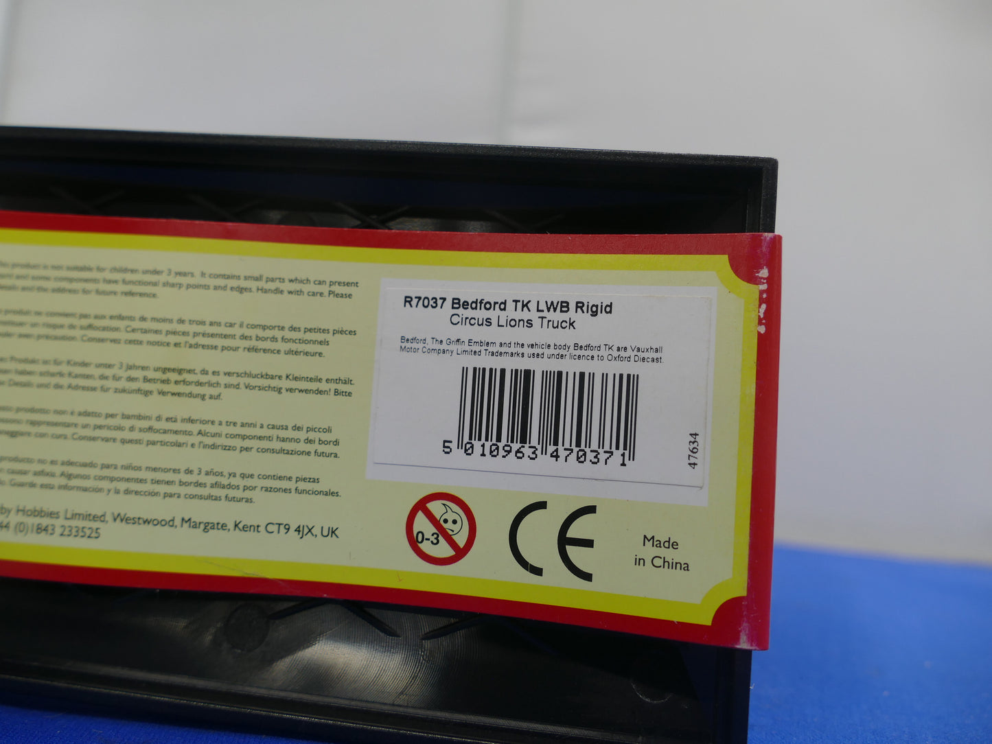 Hornby OO R7037 Bartellos Bedford TK LWB Rigid (Used)