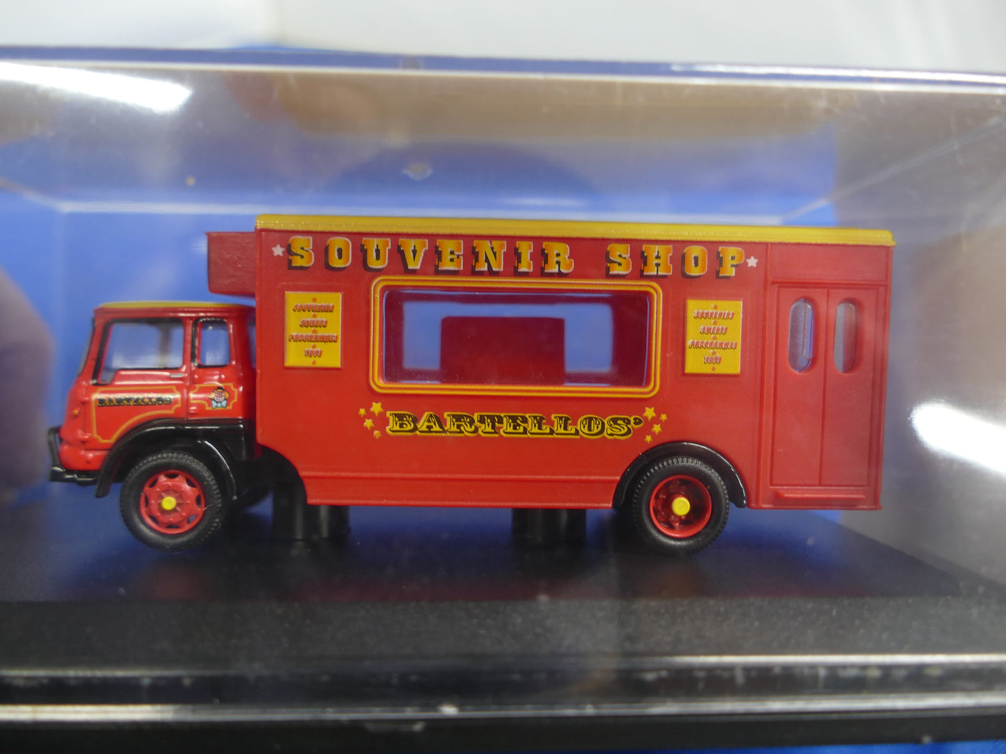 Hornby R7047 Bartellos Bedford TK LWB Rigid (Used)
