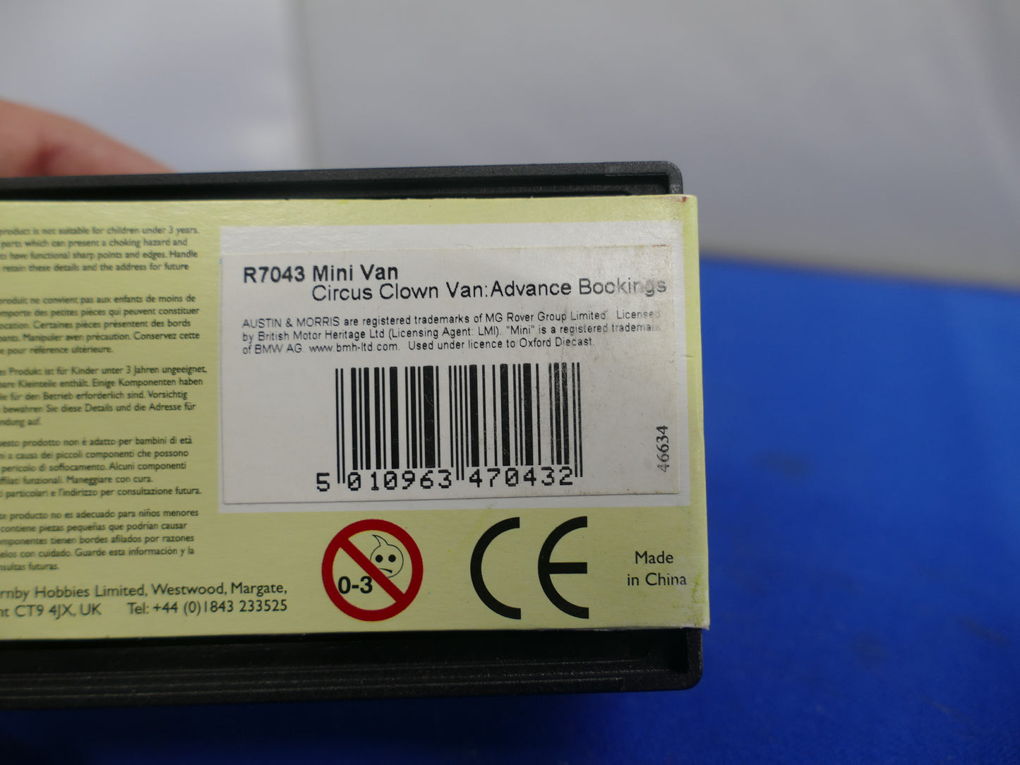 Hornby OO R7043 Bartellos Mini Van (Used)