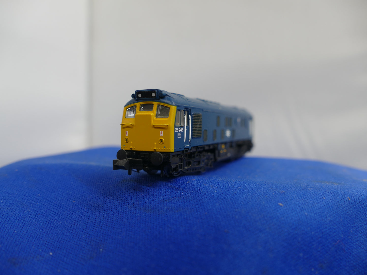 Graham Farish N Gauge 371-087 BR Loco (Used)