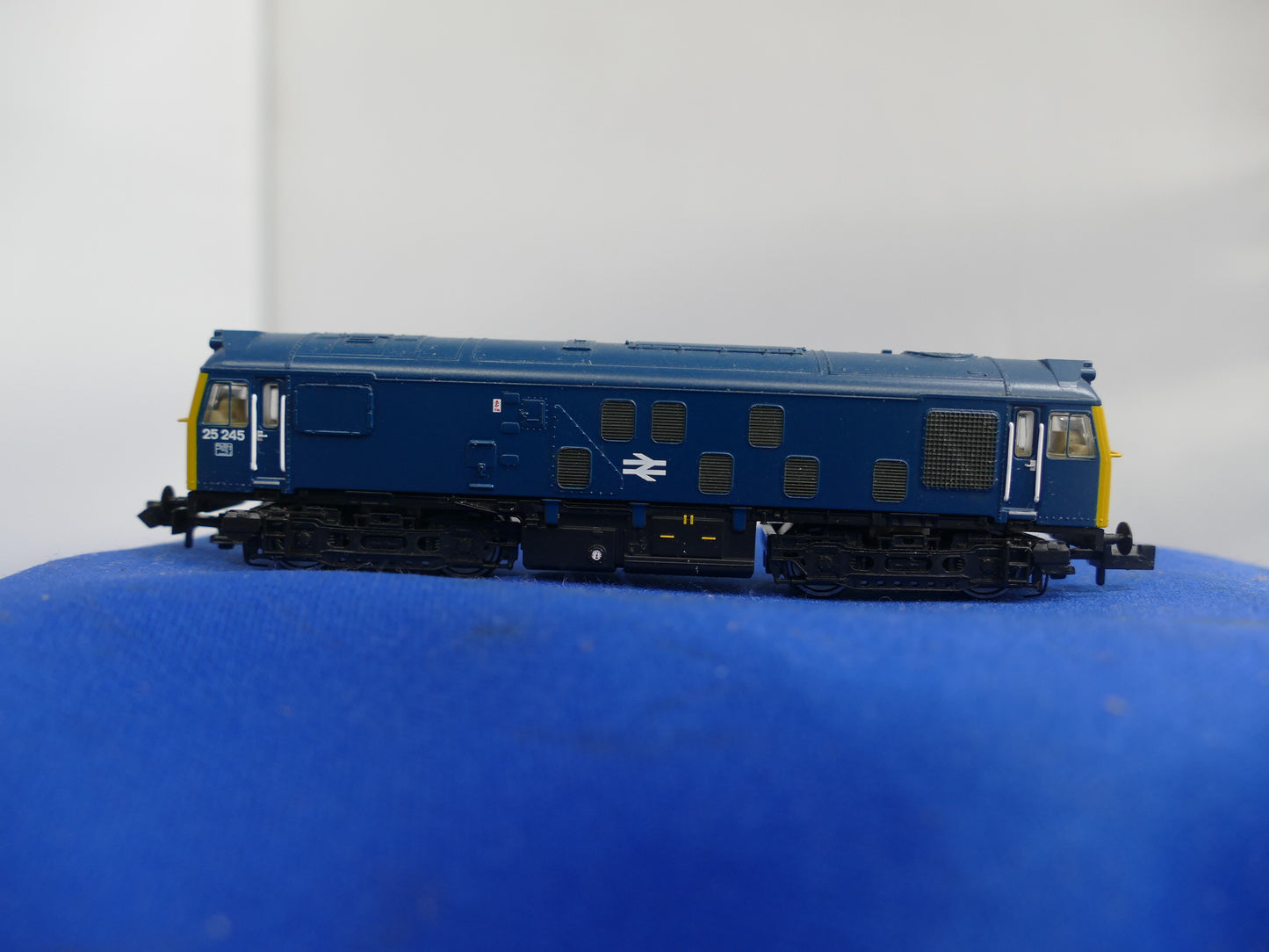 Graham Farish N Gauge 371-087 BR Loco (Used)