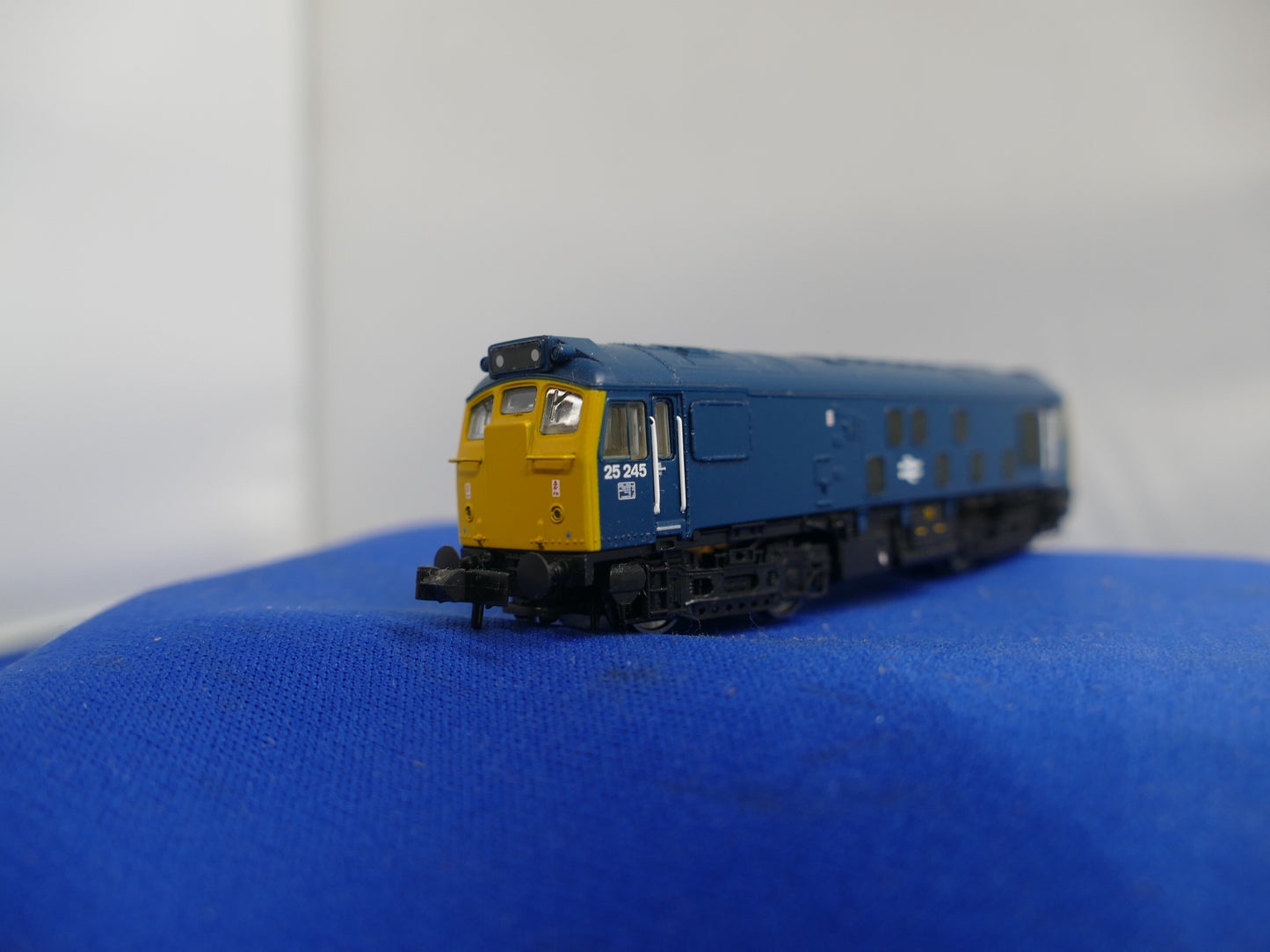 Graham Farish N Gauge 371-087 BR Loco (Used)