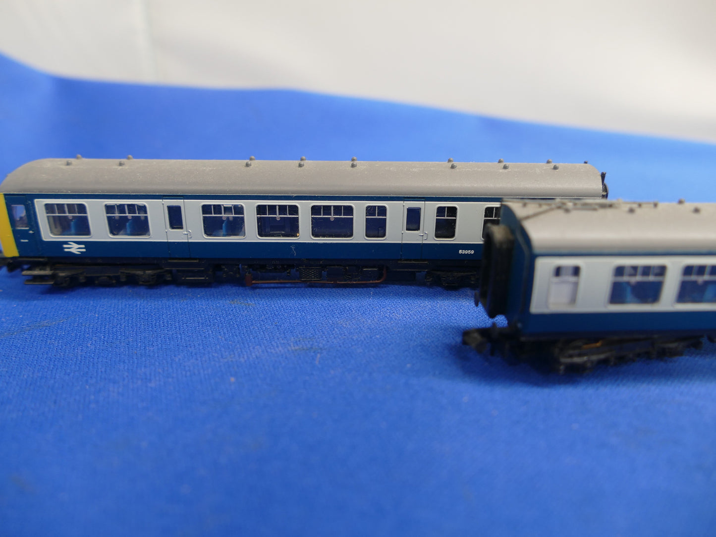 Graham Farish 371-877. N Gauge Class 108 2 car DMU 53959/54243 in BR blue & grey livery.