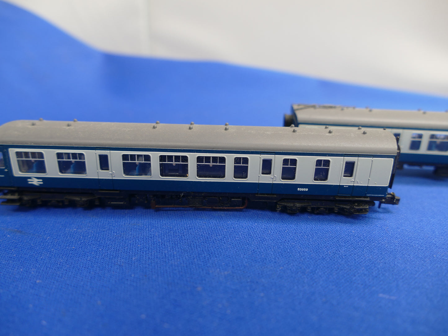 Graham Farish 371-877. N Gauge Class 108 2 car DMU 53959/54243 in BR blue & grey livery.