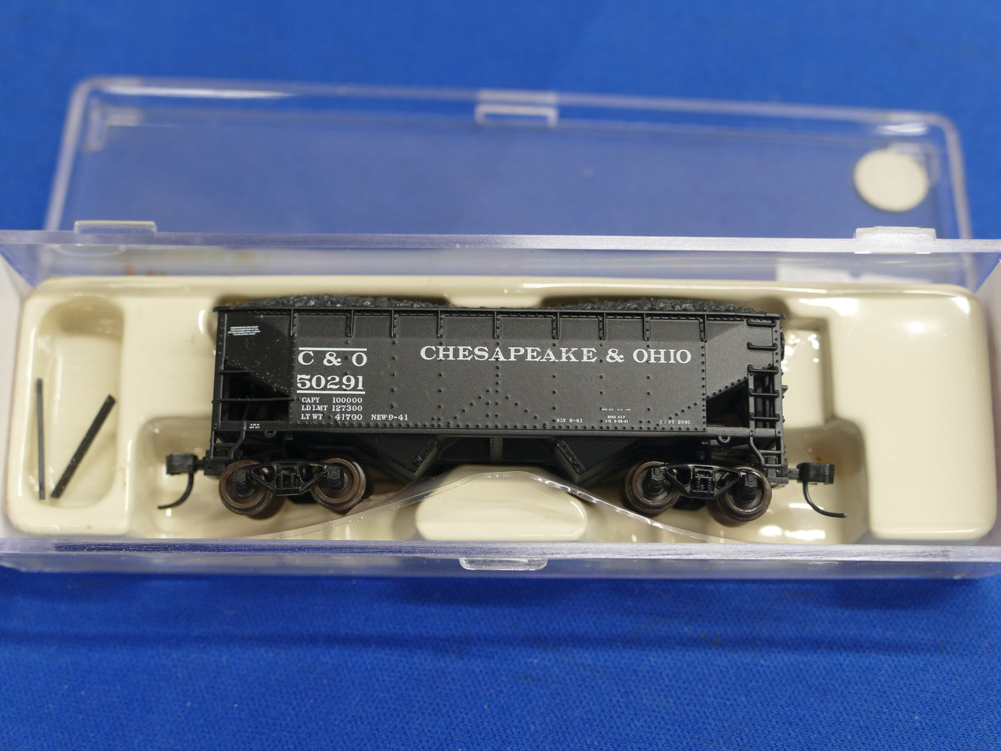 Atlas N Gauge 5612B Hopper Car (Used)