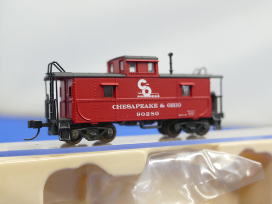 Atlas N Gauge 39802 C&O Caboose (Used)