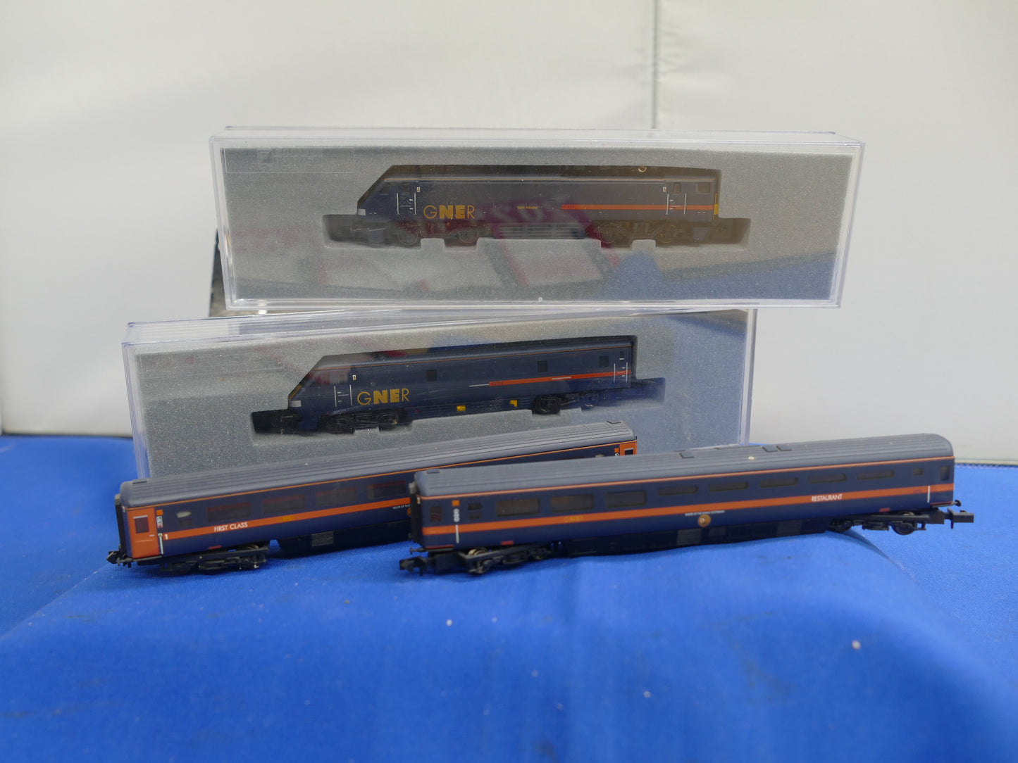 Graham Farish N Gauge 371-800 GNER 4 piece (Used)