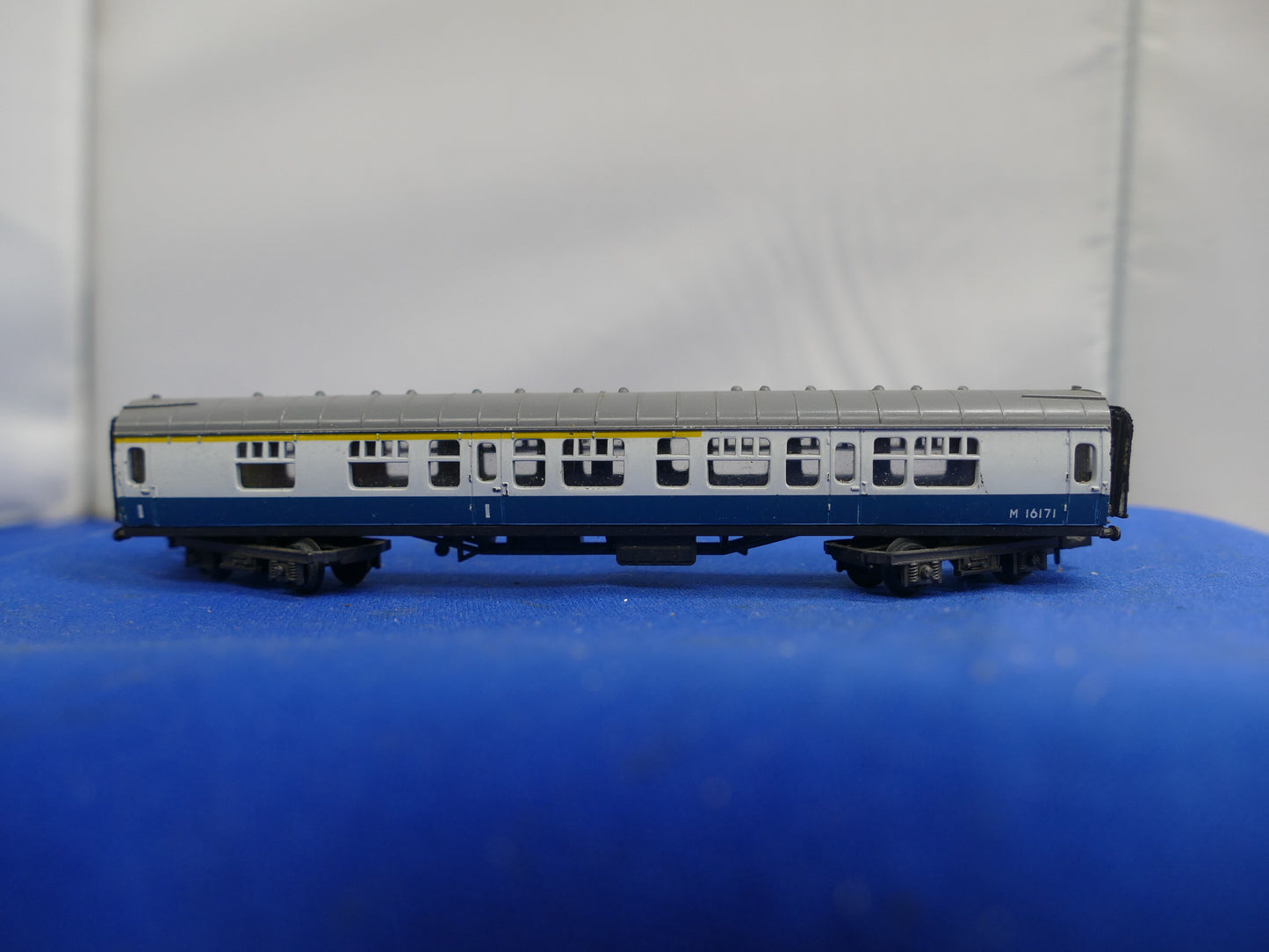 Minitrix BR Coach N305 (used)