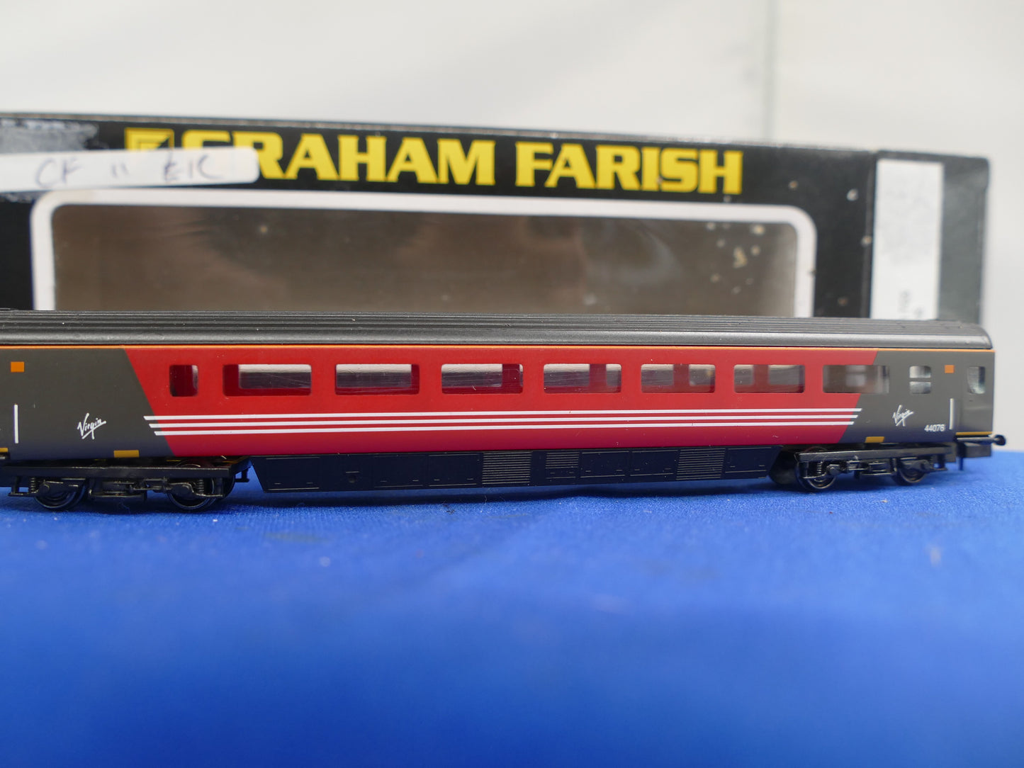 Graham Farish N Gauge 374-402 75ft MK3 Coach (used)