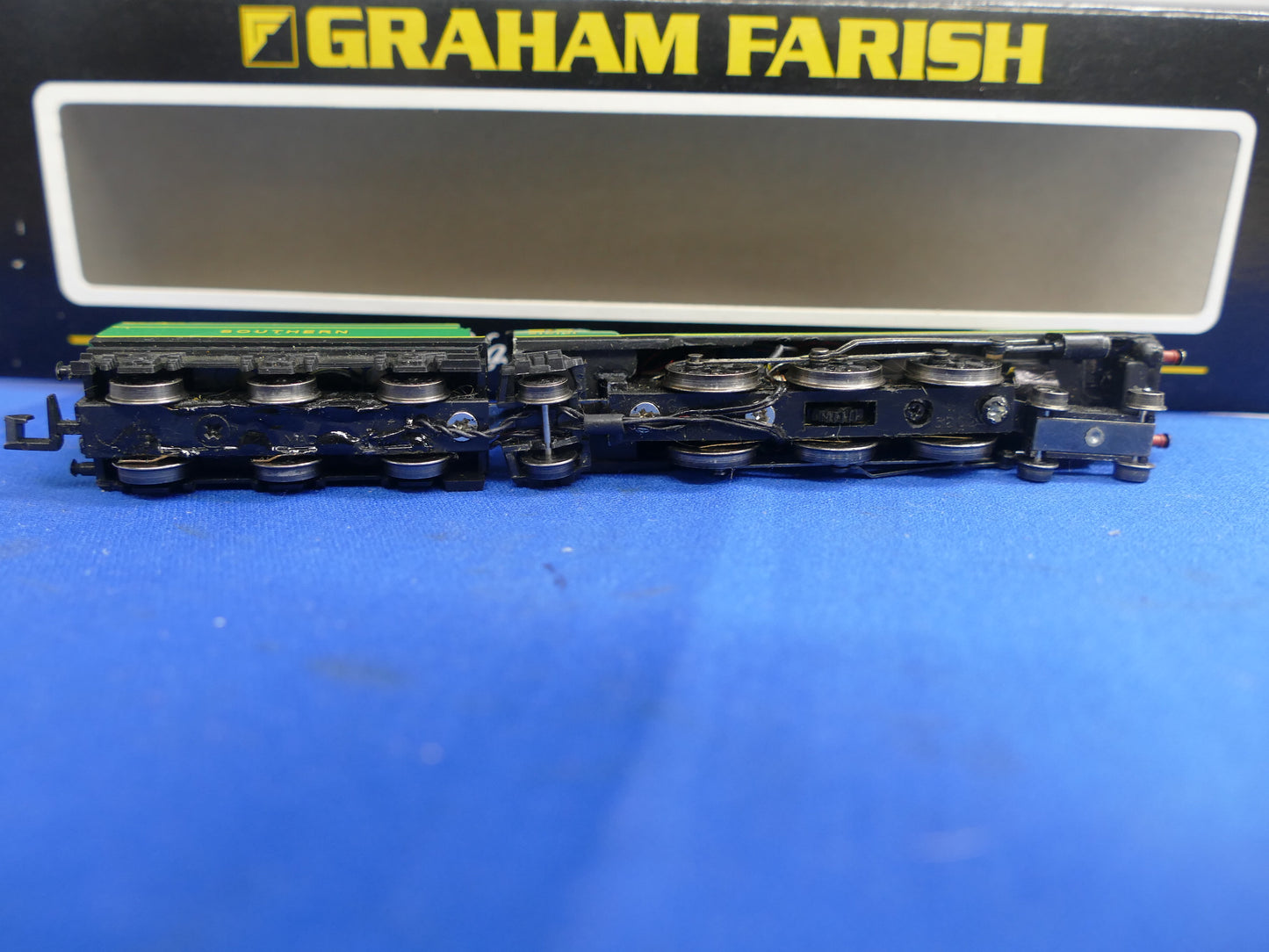 Graham Farish N Gauge Southern Loco DCC (used)