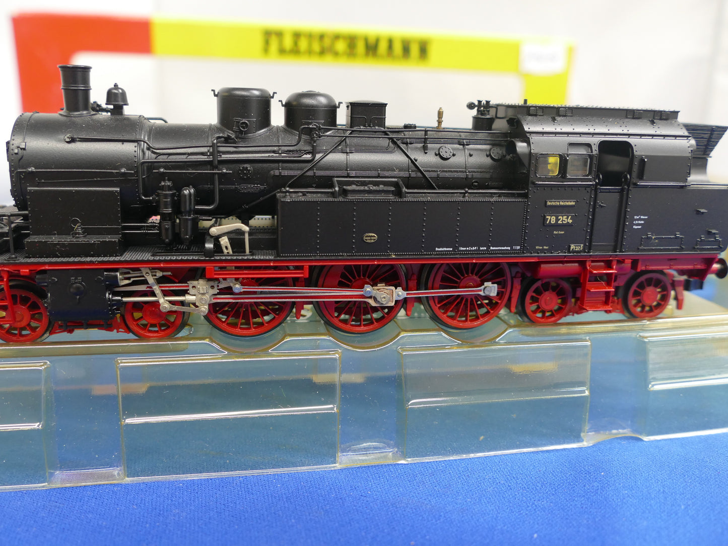 Fleischmann HO 4817 Steam 4-6-4 (used)