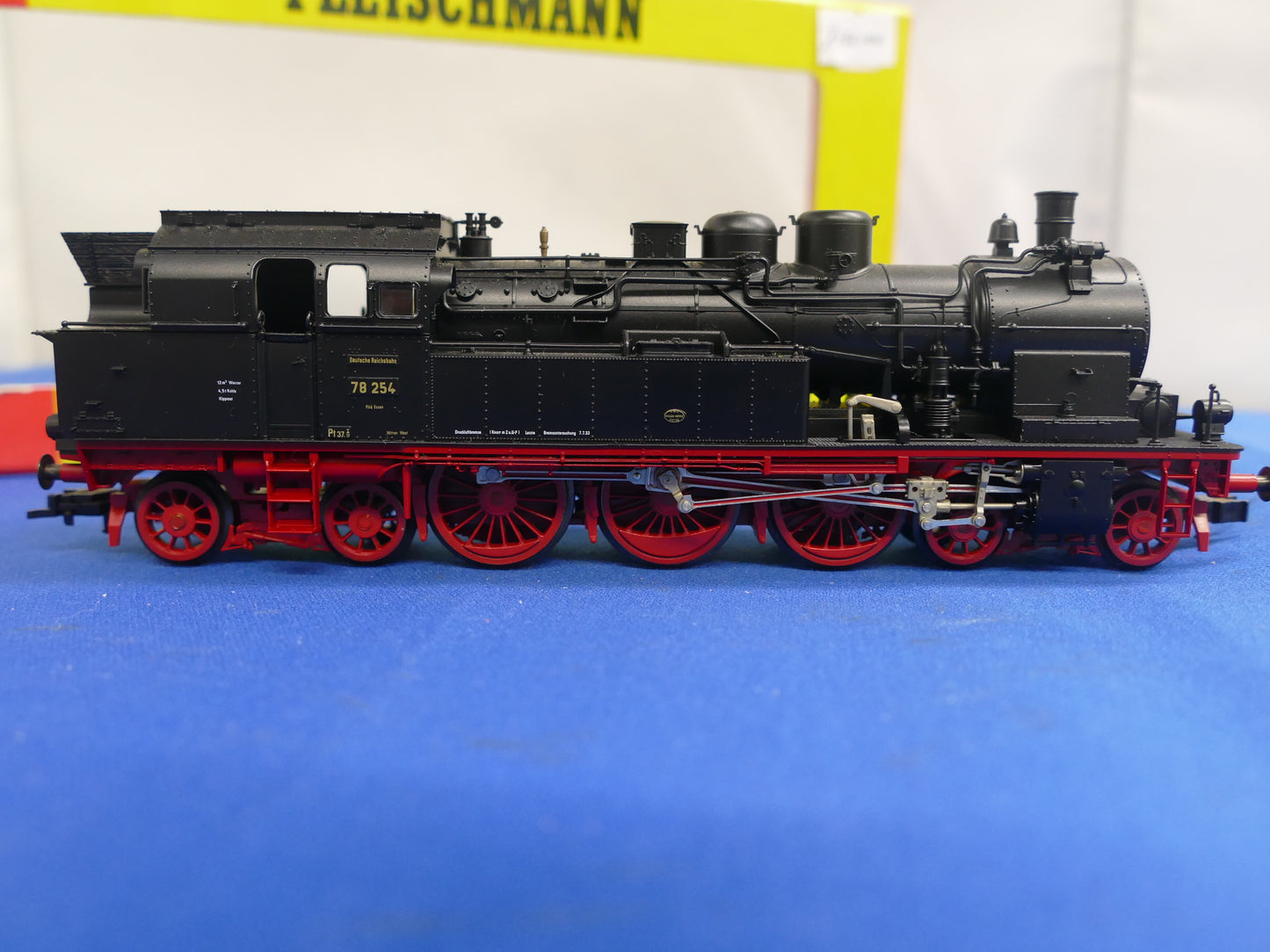 Fleischmann HO 4817 Steam 4-6-4 (used)