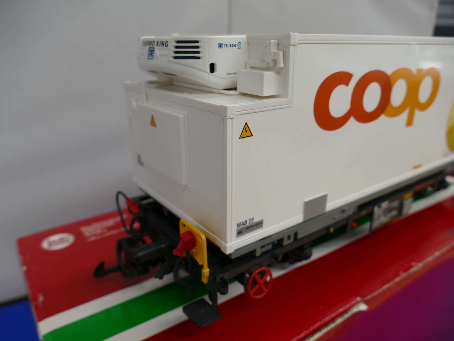 LGB 45897 RhB Container Wagon - Lemon (used)