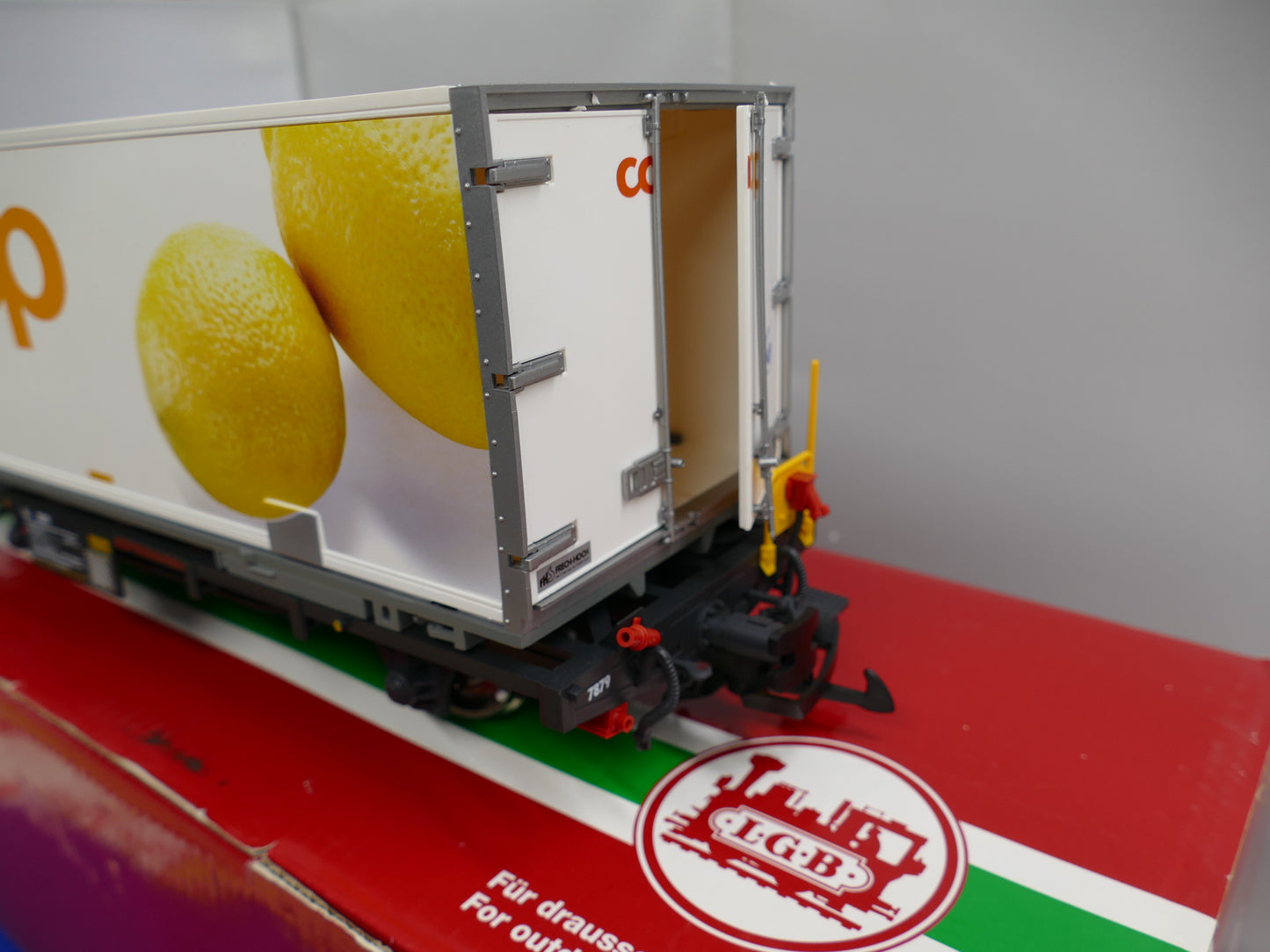 LGB 45897 RhB Container Wagon - Lemon (used)