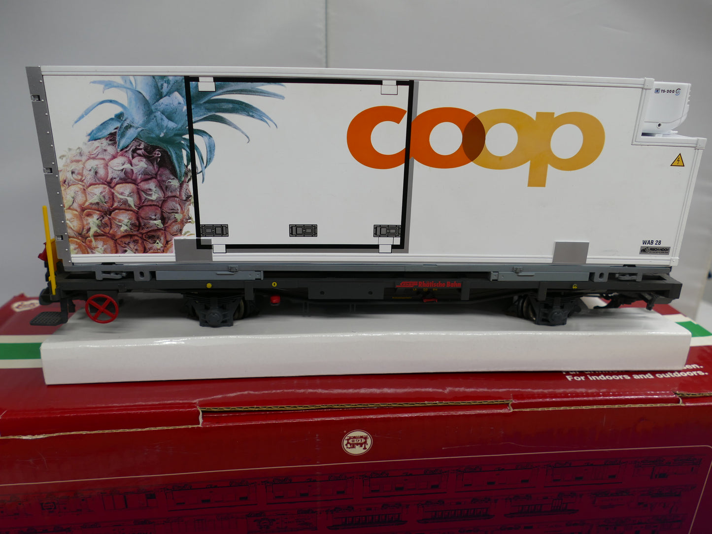 LGB 45890 RhB Container Wagon - Pineapple (used)