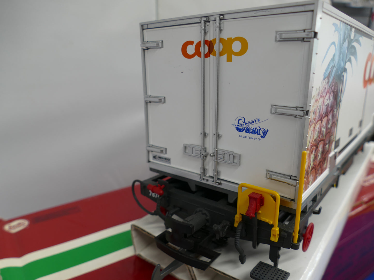 LGB 45890 RhB Container Wagon - Pineapple (used)