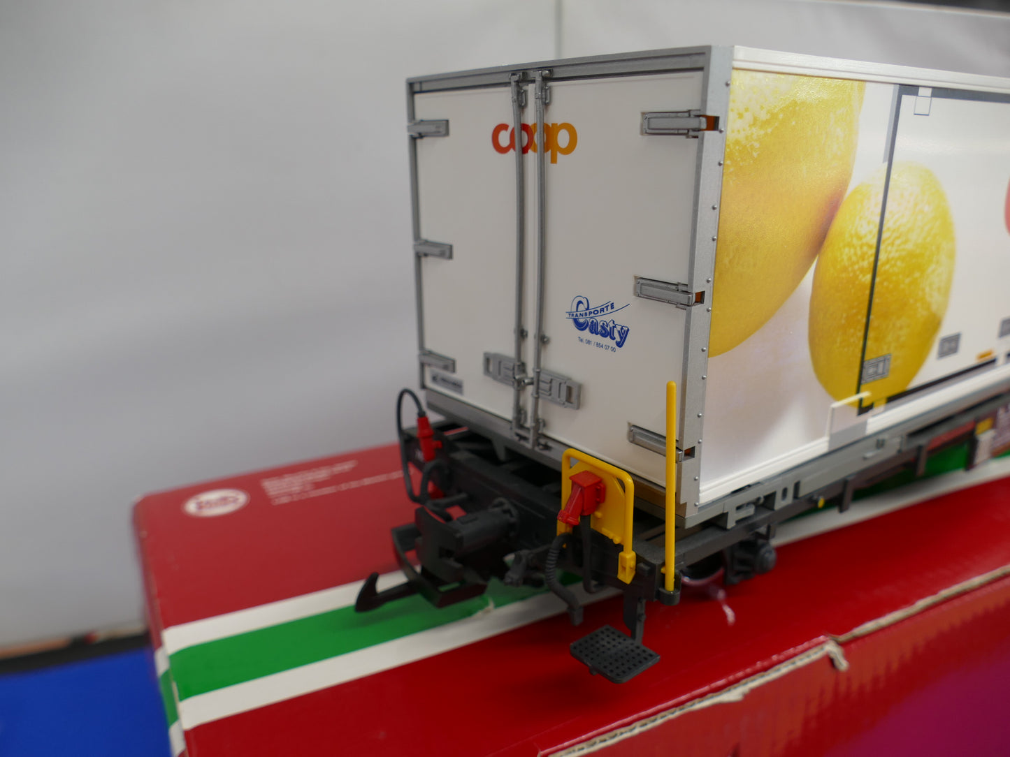 LGB 45897 RhB Container Wagon - Lemon (used)