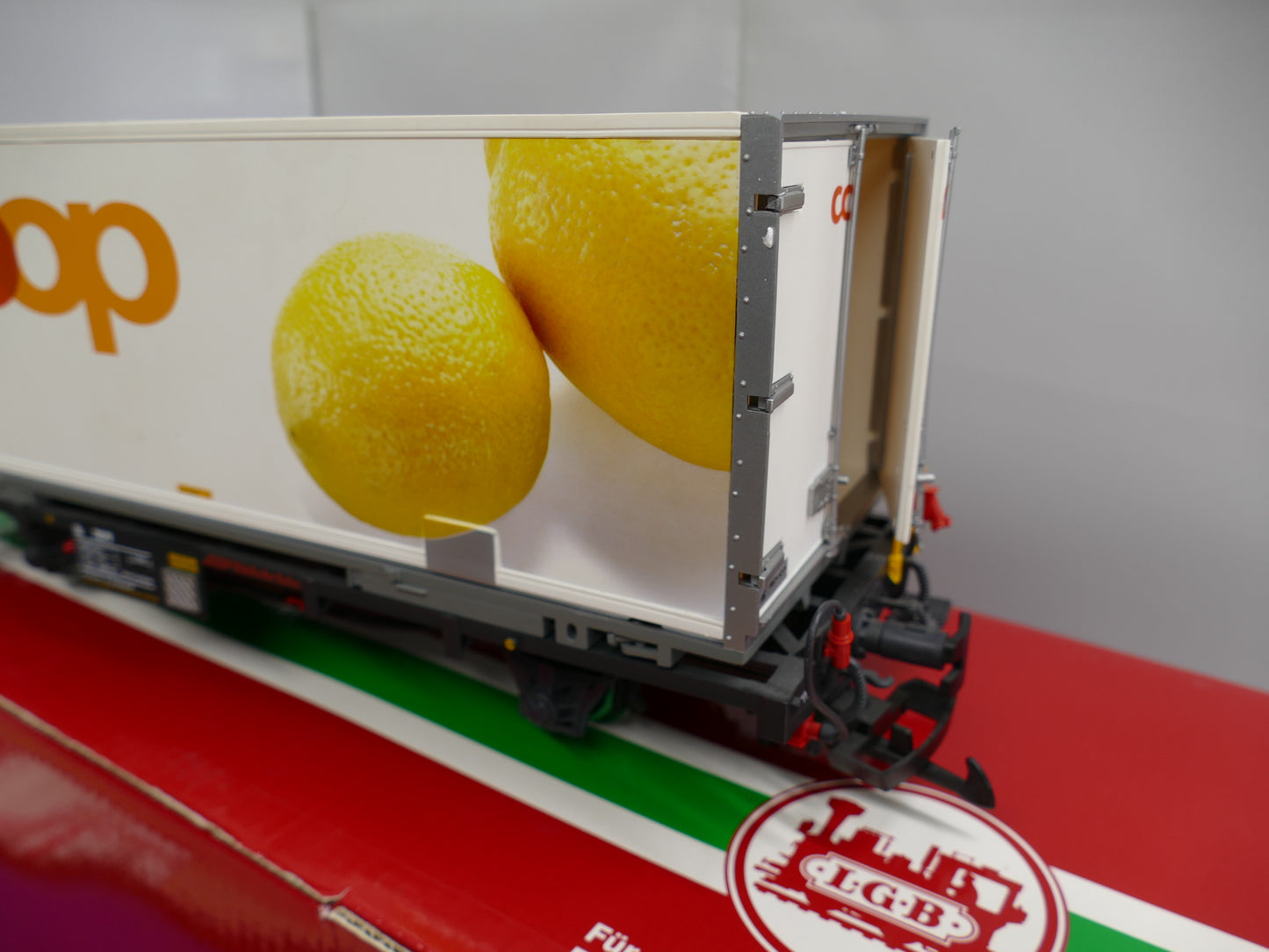 LGB 45897 RhB Container Wagon - Lemon (used)