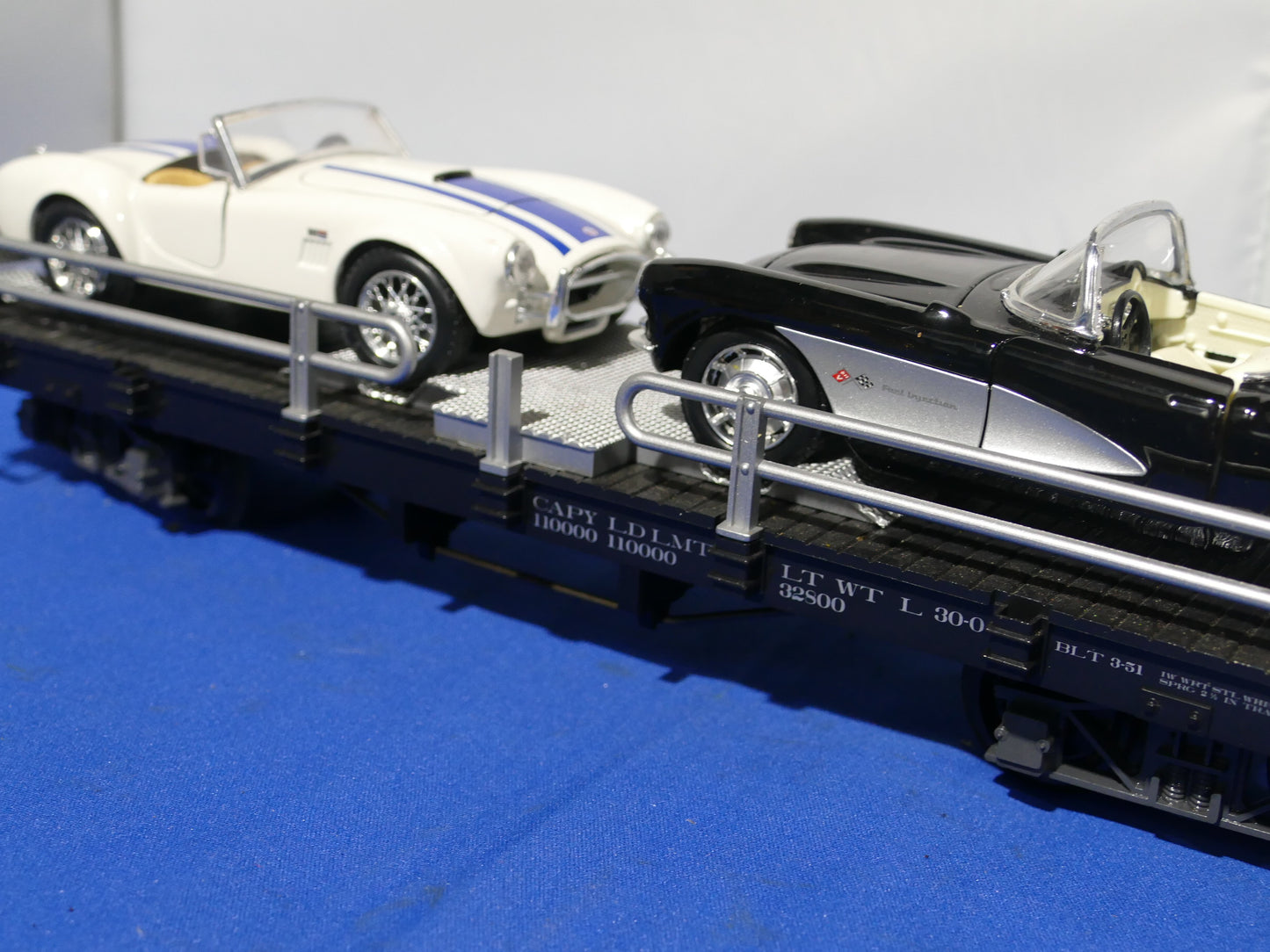 LGB 40596 Car Transporter with Muscle Cars (used)