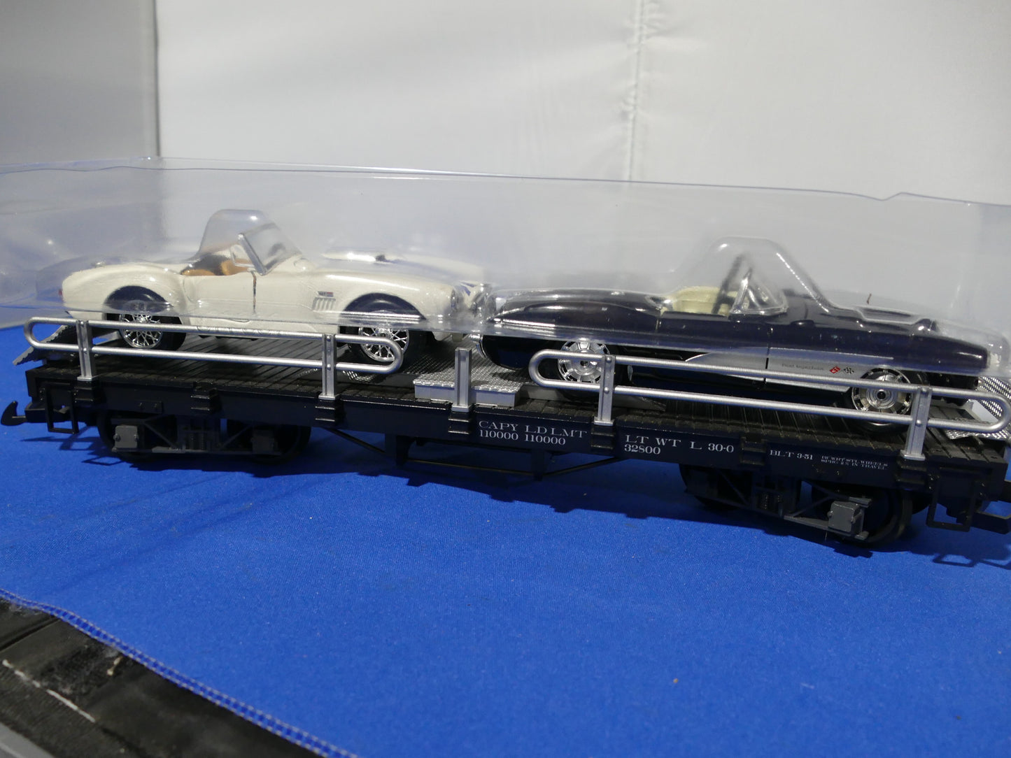 LGB 40596 Car Transporter with Muscle Cars (used)