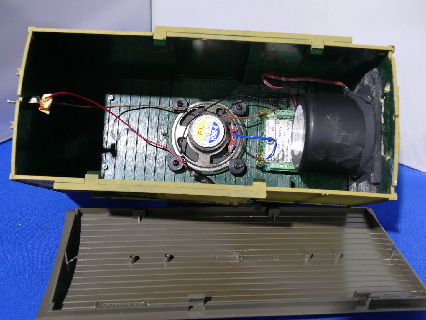 LGB 41352 Box Van with Sound decoder (used)