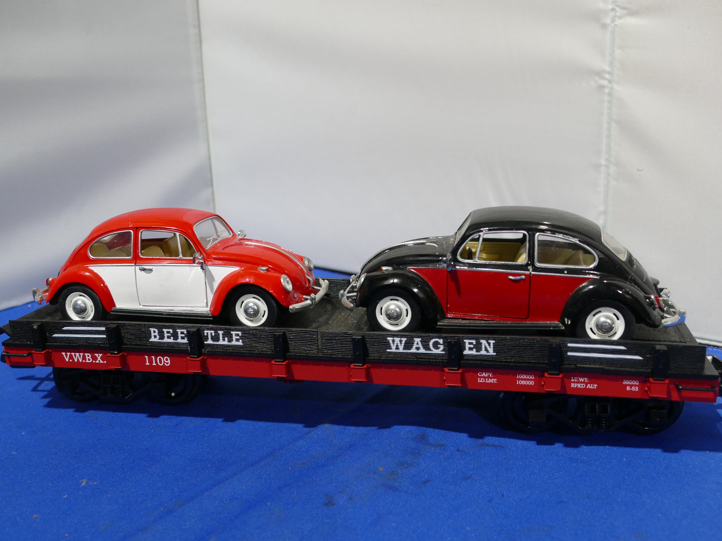 PIKO G Scale 38765 Beetle Transporter with Cars (used)